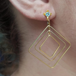 Brinco feminino banhado a ouro 18k linda peça